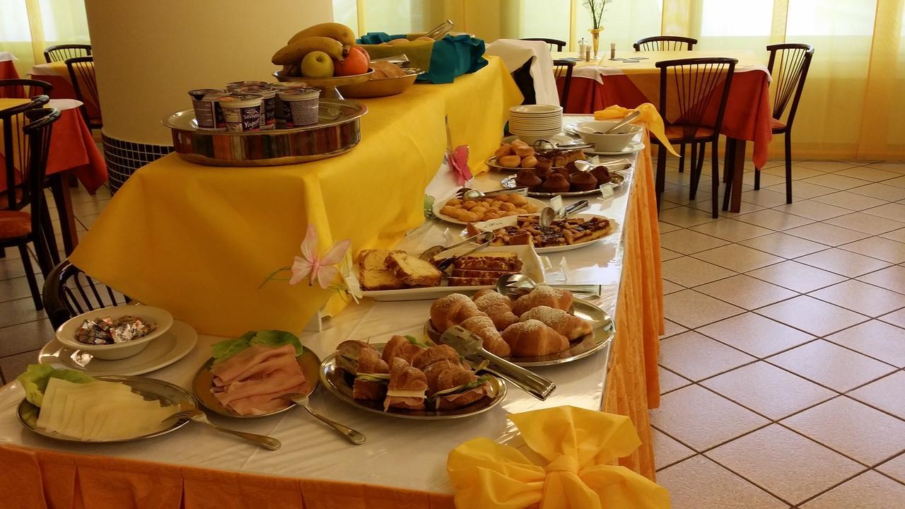 Hotel La Falena Τσέρβια Εξωτερικό φωτογραφία