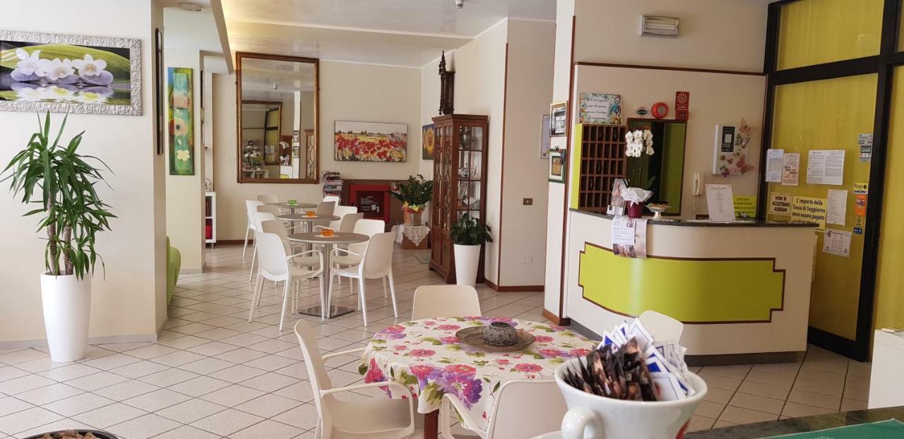 Hotel La Falena Τσέρβια Εξωτερικό φωτογραφία